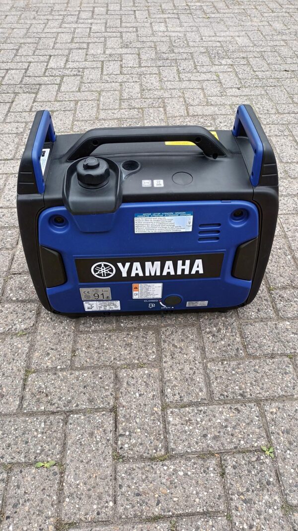 YAMAHA EF 2200 IS NOODSTROOM INVERTER